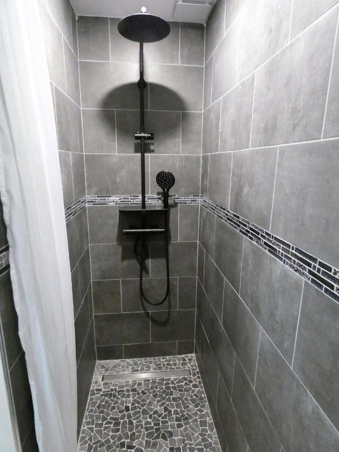 Proche Lac Du Salagou, Chambre Agreable Avec Salle D'Eau Et Wc Prive Lacoste  외부 사진
